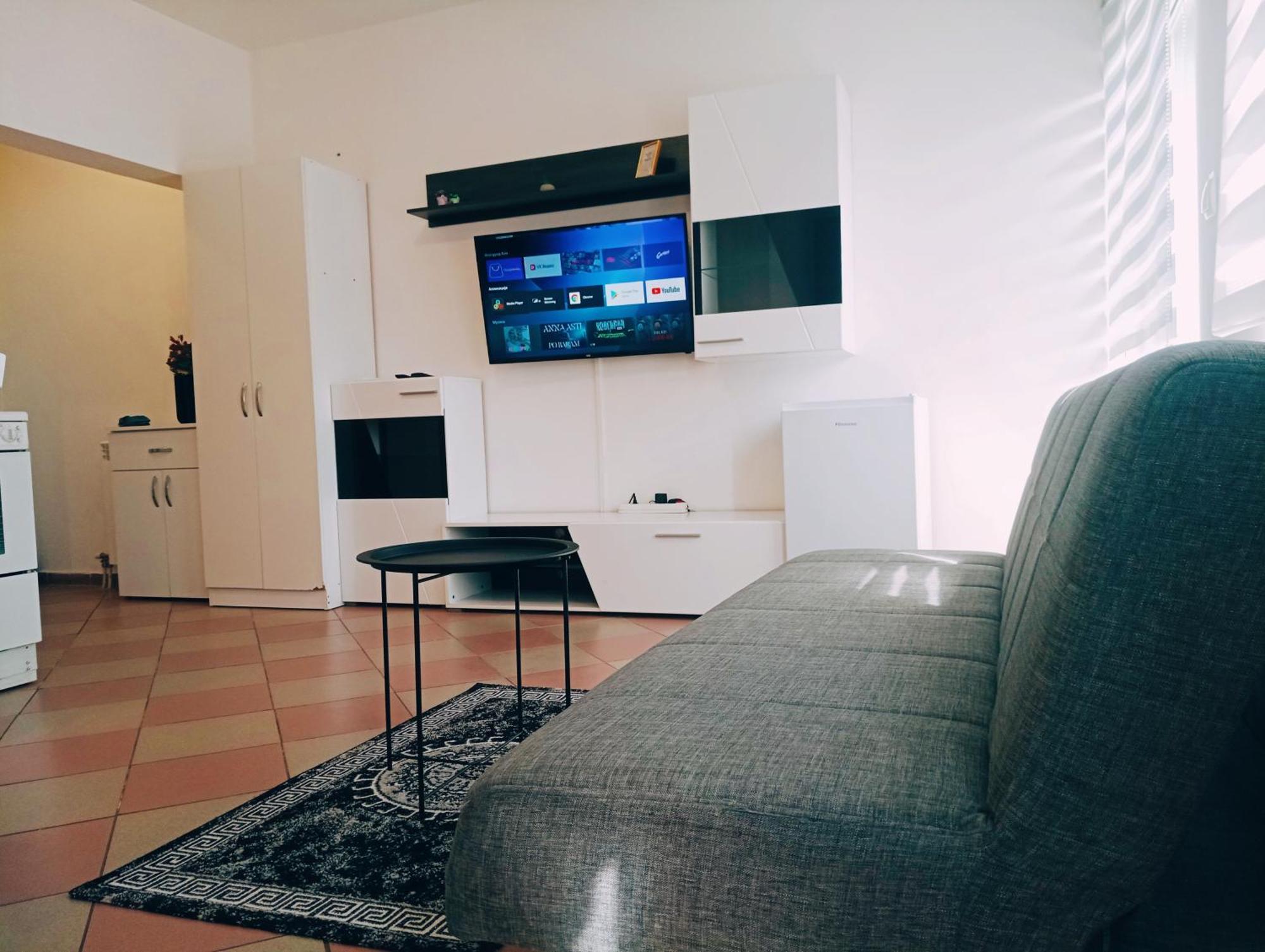 Easy Check In Apartments 021 Vladika ノヴィ・サド エクステリア 写真